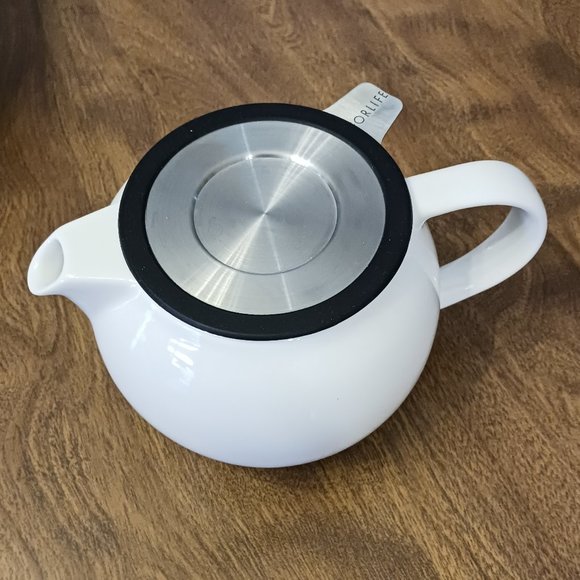 Whole Leaf Teapot! - Picture 2 of 4